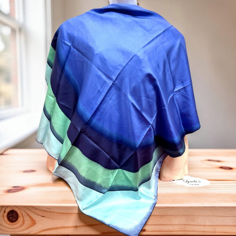 Vintage  Gucci 100% Silk Satin  Scarf 34"  x 34"  Teal blue green  (44)